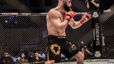 Luni 31 august la Galați, RXF 19, de la ora 21:00: "Gerula" Vrânceanu se bate cu "Gentlemanul" Hill