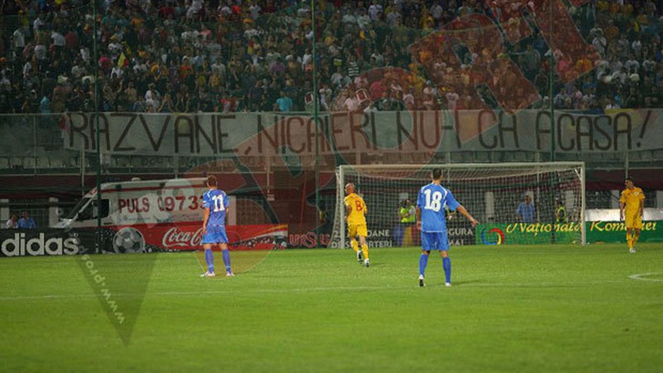 FOTO** Mesajul emoționant al fanilor rapidiști pentru Răzvan! Cum a fost primit selecționerul în Giulești