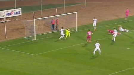 Asta e PARADA SEZONULUI în Liga 1! FOTO | Veteranul din poarta Pandurilor a reușit imposibilul la o fază la care era "victimă" sigură