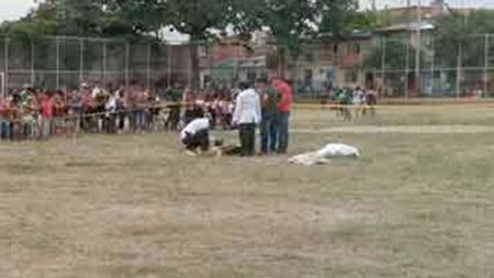 TRAGEDIE | Un jucător din Argentina l-a ucis pe arbitru după ce a primit cartonaș roșu