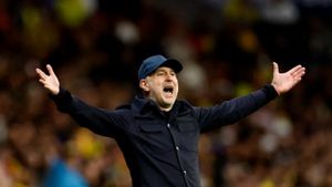 Situație explozivă la națională înainte de EURO 2024! Vorbe grele în culise: „Trăiesc din amintiri! Problema e că și el tinde să facă asta! Edi Iordănescu nu mai înțelege nimic”. Ce jucător e în miezul problemei și riscă să rateze turneul final din Germania! EXCLUSIV