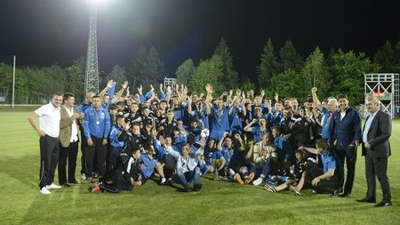 Sunt cei mai buni, dar au un regret: eșecul cu Dinamo, la juniori B. 
"Locul trei nu ne mulțumește, ne propunem să câștigăm tot"