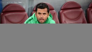 "Nu ai cum să-l Â«faciÂ» pe Gigi, nu ai nicio șansă!" Avertismentul pentru noul antrenor al FCSB, plus de ce "nu-l mai suporta" Becali pe Dică în ultimul sezon petrecut la Steaua