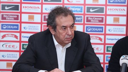 Badea: "Singura variantă viabilă** pentru Dinamo e Rednic!"