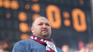 Gigi Corsicanu și galeria Rapidului intră în forță în războiul dintre Lobonț și Niță! „Pistolarul nu avea ce să mai caute în casa noastră, după ce ne-a jignit în trecut”