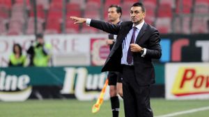 Fostul campion al României care l-a adus pe Ilie Dumitrescu la capătul răbdării: „Mi-a închis telefonul și s-a terminat!” | VIDEO EXCLUSIV ProSport Live