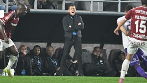 A fost adus să rupă plasele în Giulești, însă e OUT definitiv de la Rapid! Costel Gâlcă nu stă la discuții: „Cu mine, s-a terminat! Nu e prima abatere”