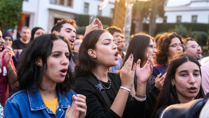 Proteste masive împotriva investițiilor în stadioane noi în detrimentul sistemelor de sănătate și educație! Cel puțin 3 morți