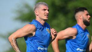 Lovitură de proporții pentru frații Becali: Valentin Mihăilă schimbă impresarul. Anunțul momentului vine din Italia