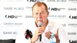 Conflict în direct între Helmut Duckadam și Marius Lăcătuș din cauza stadionului Steaua: „Dacă tu ai ciudă pe mine, mie nu mi-l dai?”. Cum a sărit „Fiara” la „Eroul de la Sevilla”