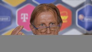 România putea avea un alt selecționer. Dezvăluirea "din culise" făcută de Christoph Daum. Cu ce club din Anglia a negociat înainte să fie convins de FRF