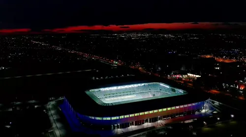 Așa îi așteaptă pe suporteri! Imagini fabuloase cu noua arenă din Ghencea! Cum arată cu luminile aprinse, noaptea | VIDEO