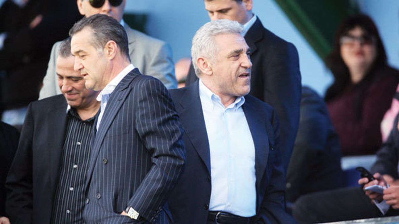 S-au supărat verii: "Băi, Gigi, ce caută ăștia la negocieri?"** Motivul care l-a făcut pe agent să îi telefoneze de urgență lui Becali