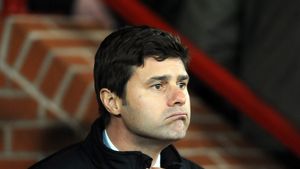 Chiricheș se va bate la titlu în sezonul următor. Pochettino: "Sunt mulțumit de lot, putem împinge echipa înainte"