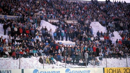 Recordul stabilit de Steaua, în 1986, la Helsinki. FOTO | Tribunele erau acoperite de zăpadă, dar finlandezii au luat cu asalt stadionul. Pițurcă a stricat sărbătoarea națională