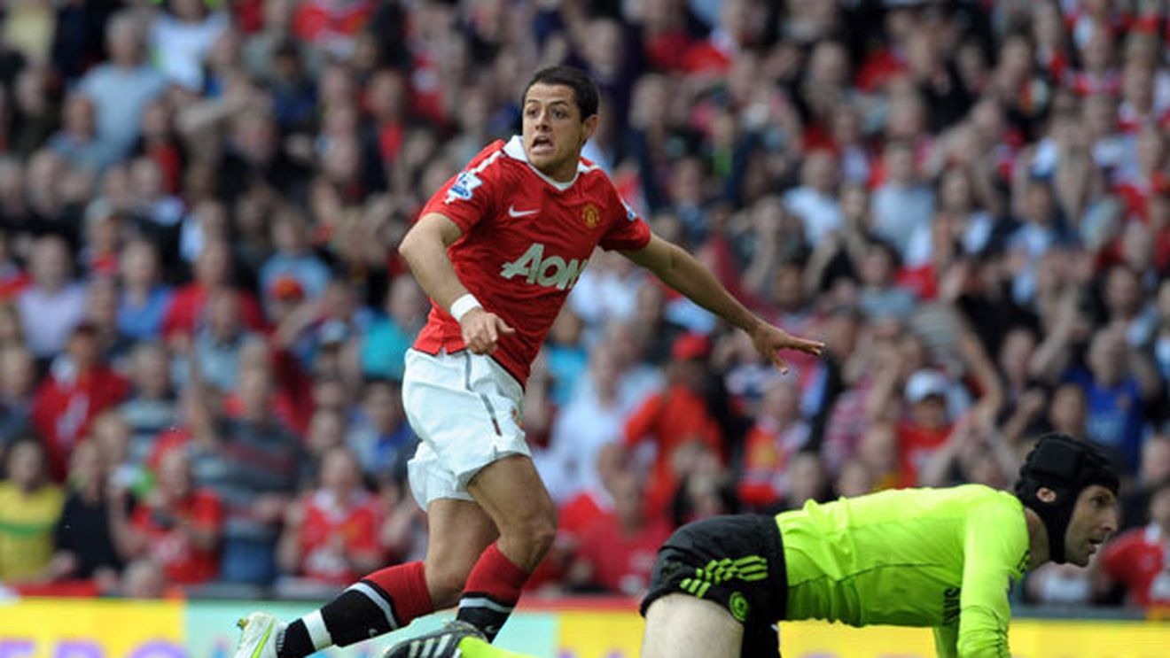 "Chicharito" i-a convins!** Vezi ce salariu anual va avea mexicanul