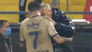 Marius Șumudică, gest superb după victoria în fața lui Fenerbahce! Cum a fost surprins antrenorul român | VIDEO