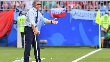 Așa a trăit Oscar Washington Tabarez finalul meciului cu Portugalia! VIDEO | Imagini emoționante cu selecționerul în vârstă de 71 de ani