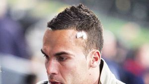 Markovic îl acuză pe Ghionea:** "M-a lovit cu cotul! A dat intenționat!" Vezi replica fundașului mureșenilor