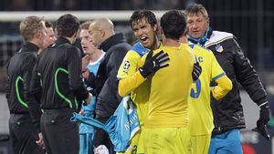 Ei au putut: a fost înființată într-o cofetărie, acum și-a scos fanii în stradă!** Cum a fost posibilă performanța uluitoare a lui APOEL și ce "vină" are Platini