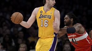 Sfârșit cu surpriză!** Lakers s-a calificat în play-off după ultimul meci și a depășit-o și pe Rockets!