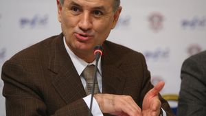 "Telenovela din Ghencea pare a fi inspirată din cântecul 'The show must go on'** al celor de la Queen"