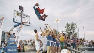 IMAGINEA ZILEI | "Superman" a zburat spre coș peste 30 de oameni la 3x3 Sport Arena Streetball 