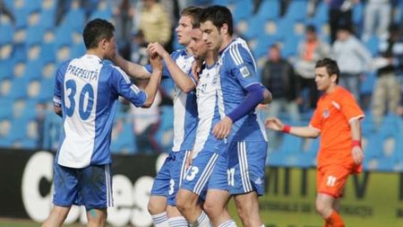 Jucătorii Craiovei, reținuți de poliție în apropiere de Piatra Neamț!