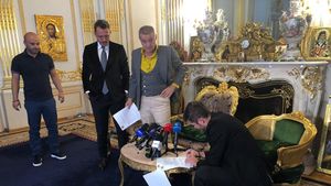 Sergiu Buș, „ofensiv” în ziua în care a semnat cu FCSB! Atacantul nu se teme de Gigi Becali: „O critică bună face cât două facultăți” | VIDEO