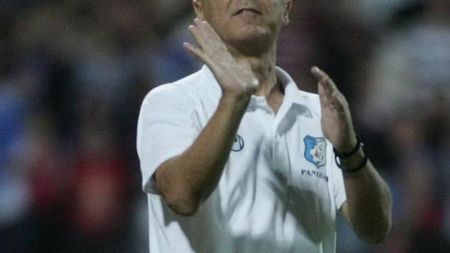 Cârțu, filosofic: 'Pentru a reuși în fotbal,** trebuie să conjugi trei verbe'