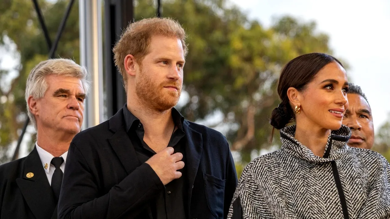 Marea schismă din familia Beckham. Ce tabără au ales prințul Harry şi Meghan Markle: „Femeile care au stricat relațiile soților”