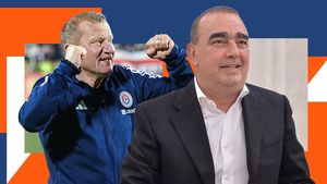 Gigi Nețoiu, anunțul momentului despre numirea lui Dorinel Munteanu ca antrenor la noua forță a fotbalului românesc: „Îmi place foarte mult”. EXCLUSIV