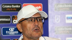 Adrian Mititelu a stabilit antrenorii care vor conduce FC U Craiova la meciurile cu Rapid și Farul! A fost refuzat de alți tehnicieni până după aceste două partide | EXCLUSIV