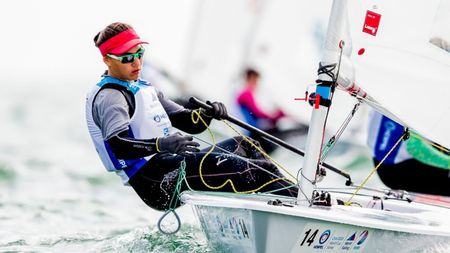 „Simona Halep a yachtingului” se antrenează alături de delfini și rechini