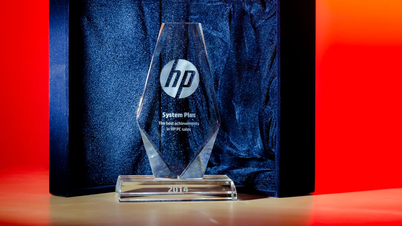 (P) HP România premiază echipa System Plus