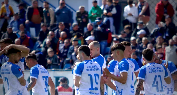 Corvinul nu poate juca la Petroșani cel puțin în prima parte a noului sezon din SuperLigă. Problemele pe care le întâmpină și arena unde va evolua ”acasă”