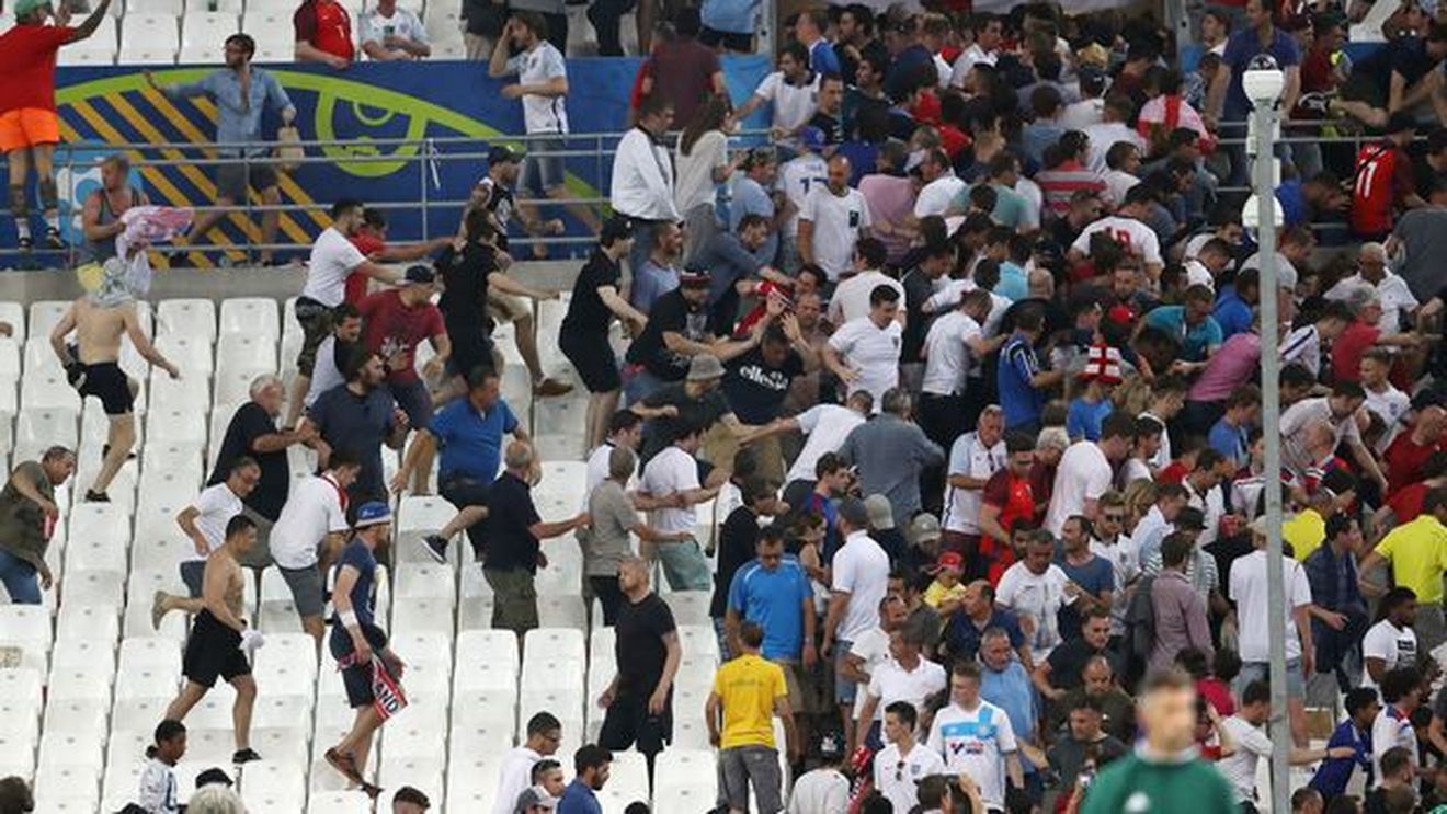 Un fan rus arestat la Toulouse, expulzat din Franța pentru a doua oară într-o săptămână!