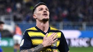 Fabrizio Romano, anunțul momentului despre transferul lui Dennis Man. Fostul club al lui Ronaldo Nazario și al lui Romario l-a ofertat pe român