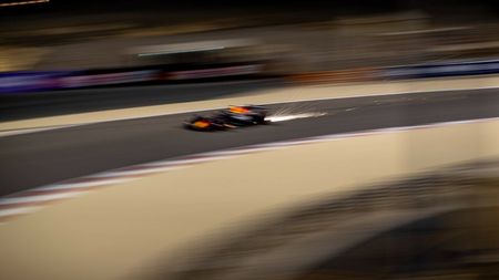 I-au pus 300.000.000 de dolari pentru a conduce o maşină de la Aston Martin în următorii 3 ani