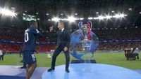 Președintele UEFA, gafă uriașă la finala Champions League! Salvat de Dembele, Ceferin și-a pus mâinile în cap