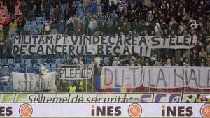 Cum rezolvă Becali conflictul cu fanii?** "Sunt trimiși interlopi la studenți acasă**, să stea liniștiți!"