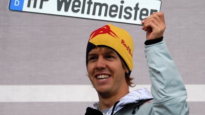 Bonus de 3 milioane de euro primit de Vettel pentru titlul mondial