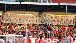 Dinamo, amendată pentru bannerele și scandările fanilor de la meciul cu Viitorul