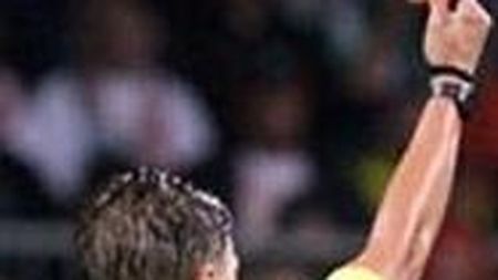 INCREDIBIL!** În Spania, un arbitru a întrerupt meciul după ce mașina îi fusese atacată de hoți