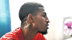 Cum arată tăieturile unuia dintre baschetbaliștii înjunghiați la Brăila și mărturia sa înfiorătoare: "Te urăsc. Ai vrut să mă omori! Simțeam loviturile de cuțit, dar trebuia să lupt pentru viața mea" | FOTO ȘOCANT