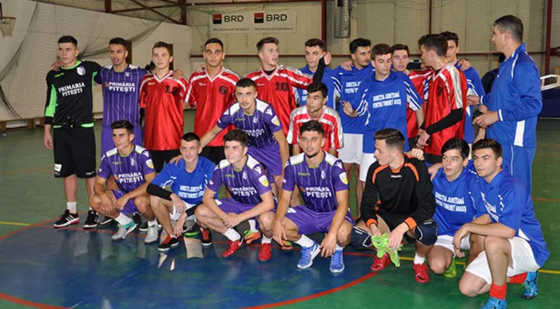 Fotbaliștii de la FC Argeș s-au întors pentru o zi la școală!** Au făcut show cu elevii de la IC Brătianu. Pariul pierdut de căpitanul Raul Costin