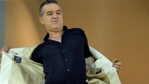 GAME OVER! Becali l-a adus să "lumineze jocul" Stelei, dar astăzi i-a reziliat contractul!** EXCLUSIV Reacția fotbalistului: