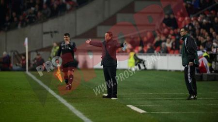 Iordănescu e mirat de situația de la Steaua: "E degringoladă acolo! 5-6 jucători trebuie să plece"