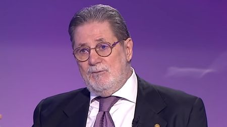Cornel Dinu, despre haosul de la Dinamo: „Sunt 7-8 jucători de mijlocul terenului, dar nu avem benzi şi atac". Procurorul nu este de acord cu mazilirea lui Cosmin Contra