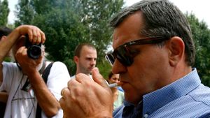 Fiica milionarulului din fotbalul românesc își urlă furia, după ce tatăl ei a ajuns din lux să trăiască într-o sărăcie lucie! Cine i-ar fi furat averea: „Și unui câine îi dai o felie de pâine”